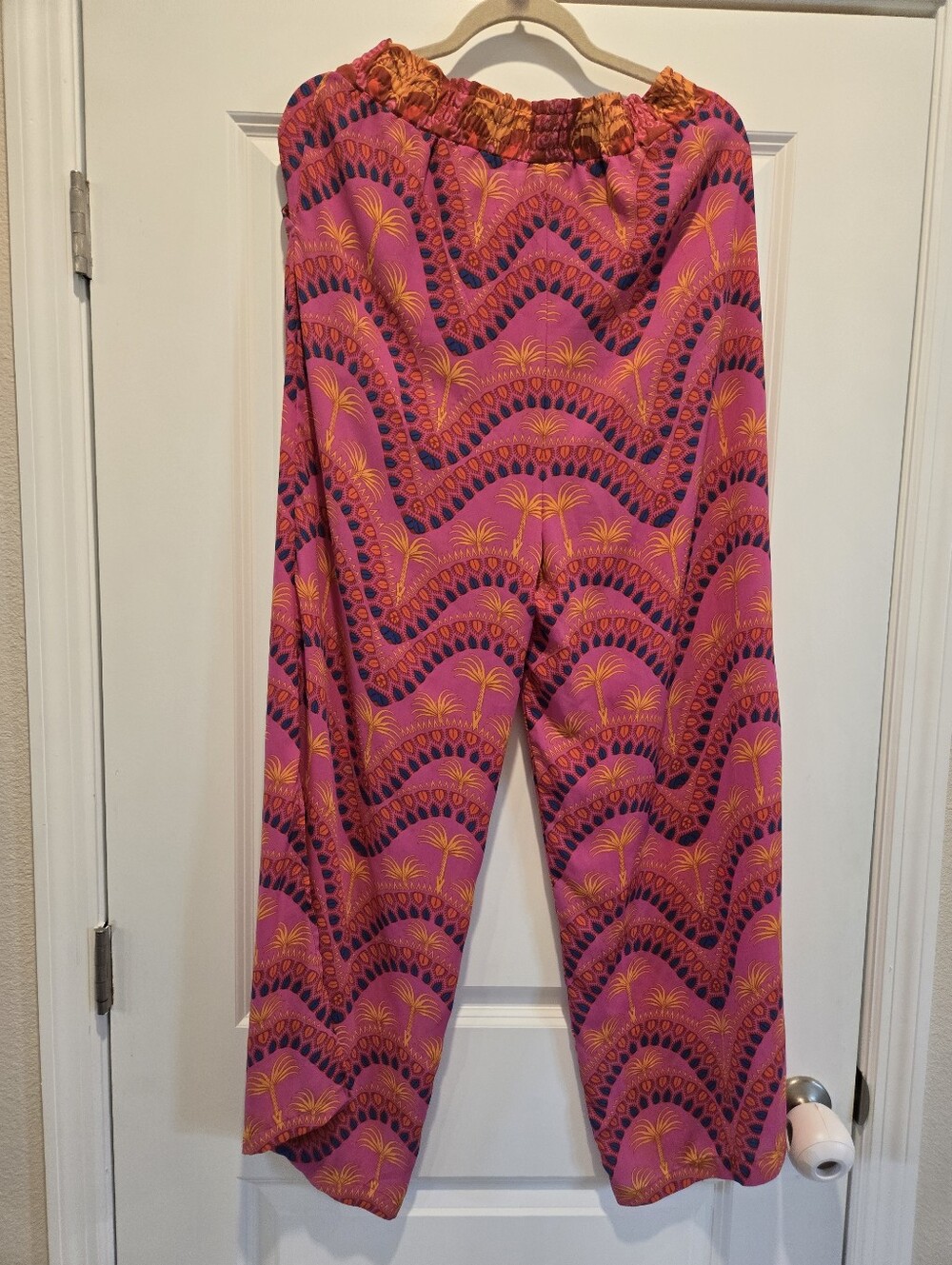 Rose & Olive Pink and Orange Printed Elastic-Waist Wide Leg Pant,  Size Medium - Picture 8 of 9